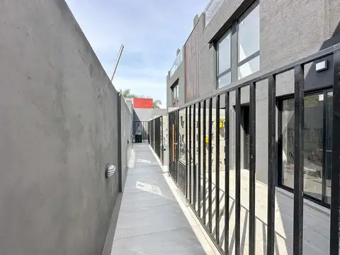 Departamento en venta en Alberdi, Rosario Duplex 2  Dormitorios c/patio, solarium y parrilla!