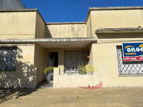 VENTA CASA DE 4 AMBIENTES SOBRE LOTE DE 325 M EN VILLA LUZURIAGA