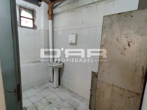 VENTA 3 TERRENOS / LOTES / GALPONES - Av. Derqui 3829/33/39