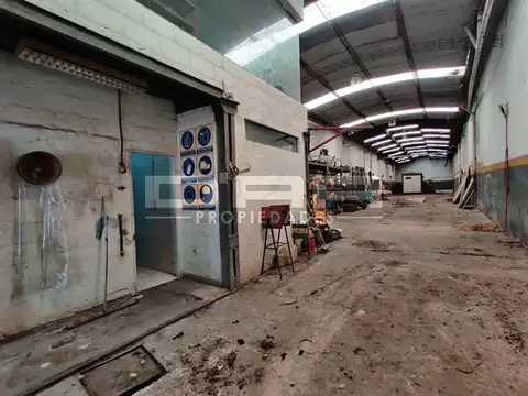 VENTA 3 TERRENOS / LOTES / GALPONES - Av. Derqui 3829/33/39
