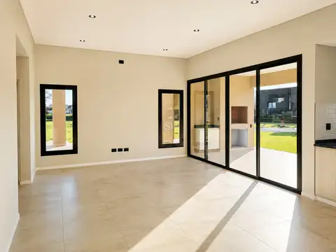 Casa 4 ambientes con 2 baños