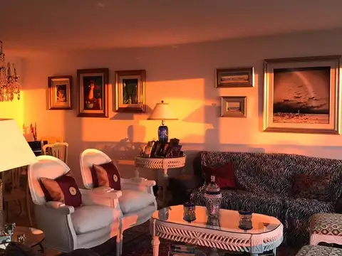 Departamento en Alquiler Temporal en Playa Mansa, USD 9.000