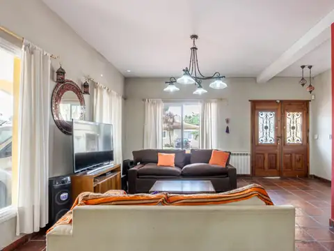 Casa en Venta en Jardines de Escobar, USD 185.000