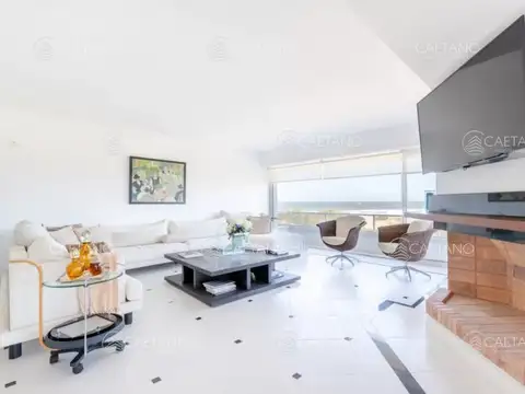 Venta duplex 4 dormitorios playa brava Punta del Este