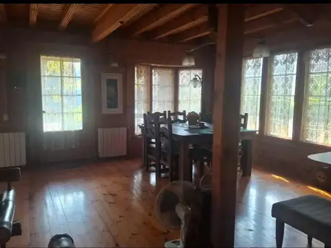 Casa 6 ambientes con 2 baños