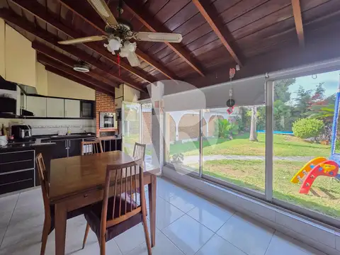 Casa 5 ambientes con 2 baños