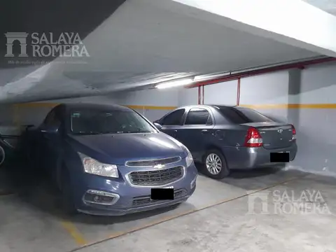 Cochera fija cubierta en Recoleta