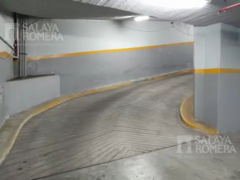 Cochera fija cubierta en Recoleta