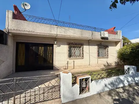 Casa 3 ambientes en alquiler en Ituzaingó Norte