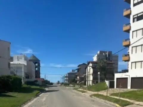 Paseo 110 e/ Avenida 1 y Avenida 2