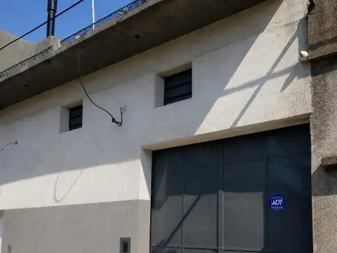 Galpon en Alquiler 25  mts Fondo