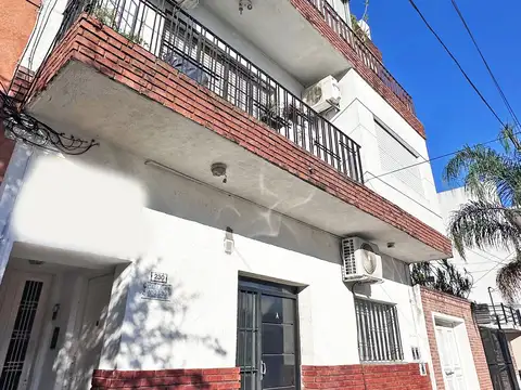 PH EN PLANTA BAJA 2 AMBIENTES CON PEQUEÑO PATIO EN SAN ANDRES GOLF