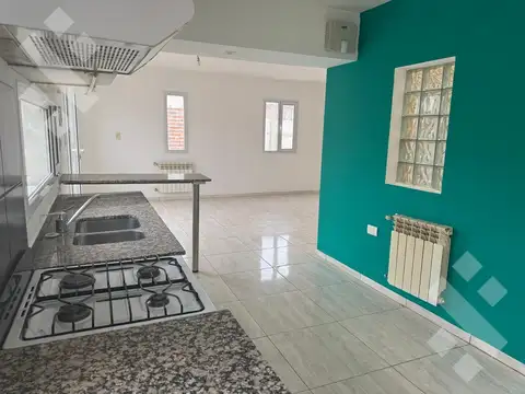 ALQUILER- CASA - 2 DORM- CON PISCINA- B° LA CASONA- PLOTTIER