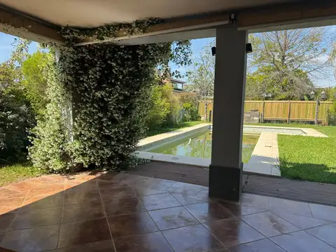 Casa en Venta en Funes, USD 470.000