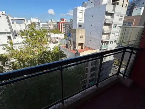 Falucho 2400, Piso 8