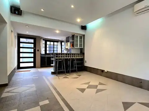 Depto Tipo Casa en Venta en Villa Sarmiento, USD 135.000