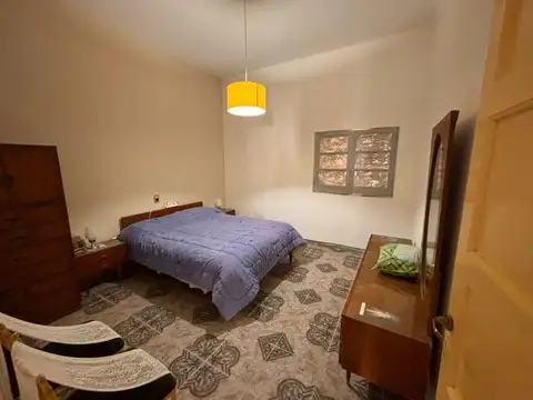 Casa 5 ambientes con 1 baño