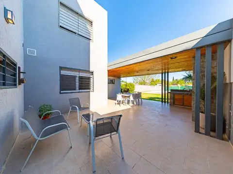 Casa en Venta en Pueblo Esther, USD 175.000