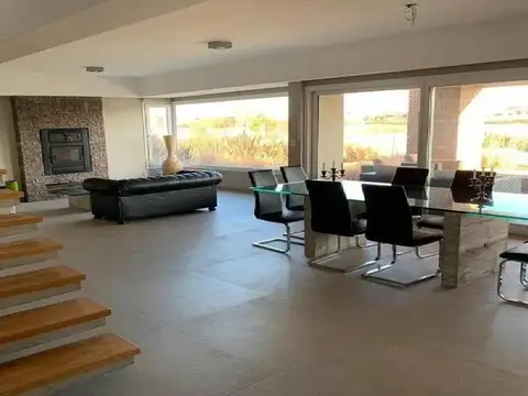 Casa en Venta en El Canton - Norte, USD 615.000