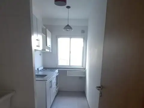 Departamento en Alquiler en Parque Centenario, $ 780.000