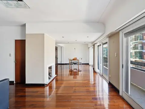 Piso de 5 ambientes con Dependencia y 2 Cocheras y Baulera en Caballito!