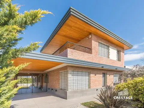 Venta / permuta - Casa 3 dormitorios con jardín y piscina - Cantegril, Funes.