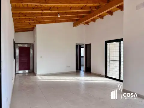 Casa en Alquiler con 1 cochera
