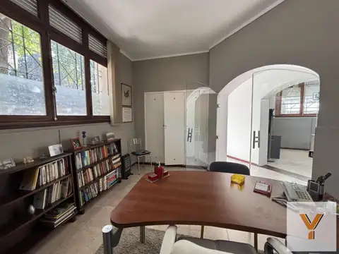 Casa en venta - 4 Dormitorios 2 Baños - Chacarita