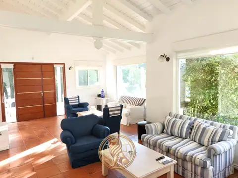 Venta casa Pinamar Barrio Lasalle 2 cuadras del mar