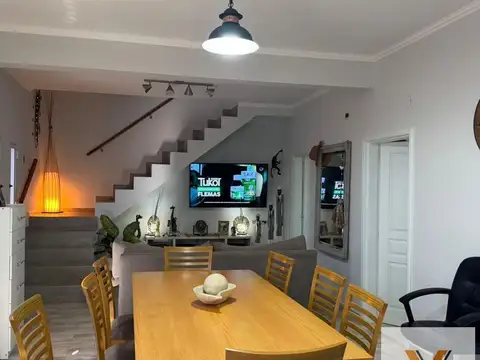 Casa en venta - 3 Dormitorios 3 Baños - 430mts2 - Chivilcoy