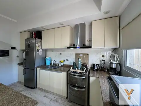 Casa en venta - 3 Dormitorios 3 Baños - 430mts2 - Chivilcoy