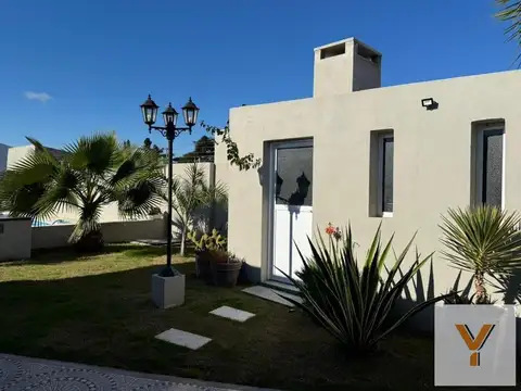 Casa en venta - 3 Dormitorios 3 Baños - 430mts2 - Chivilcoy