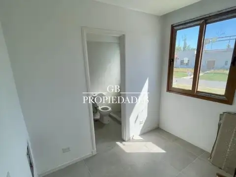 Venta de Casa 8 AMBIENTES en Pilará, Pilar. 4 Dormitorios