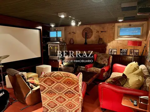 Casa 7 ambientes con 8 baños