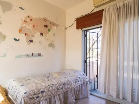 Casa 5 ambientes con 2 baños