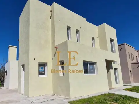 Venta casa en Santa Sofía, 3 dorm, Pilar del Este