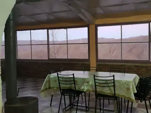 Salón y Cabañas a refeaccionar en Valle del Sol