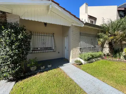 Casa en Venta en Villa Luzuriaga, USD 220.000