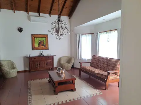 Los Aromos 810