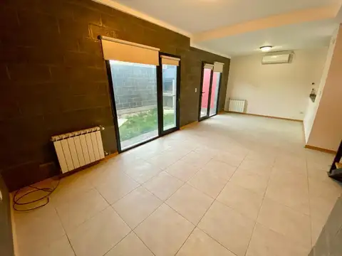 Depto Tipo Casa en Alquiler de 2 dormitorios