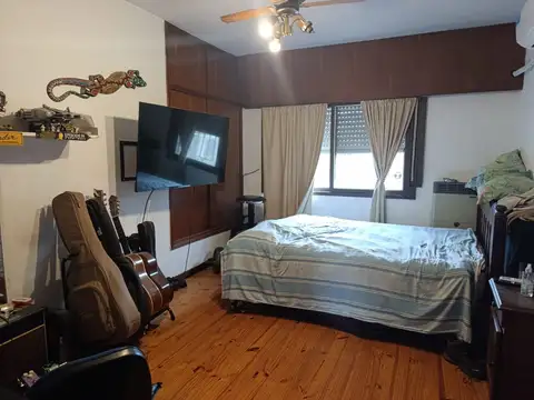 Casa 5 ambientes con 4 baños