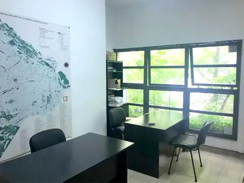 PH en Belgrano, gran sala, 2 dormitorios cómodos y 2 baños  Utilizada actualmente como oficina