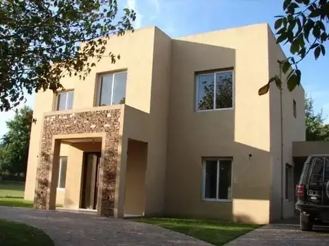Casa  en Venta en Septiembre, Escobar, G.B.A. Zona Norte