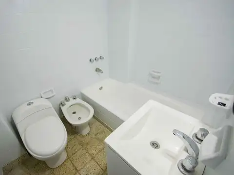 PH de 4 ambientes con dependencia en venta, en La Lucila.
