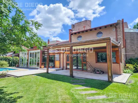 Apto Credito Venta casa 5 ambientes triple lote, pileta y ascensor -  Country San Miguel de Ghiso