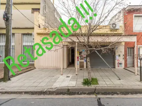 Casa  con 2 locales en Villa Dominico
