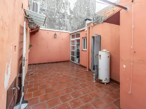 Casa  con 2 locales en Villa Dominico