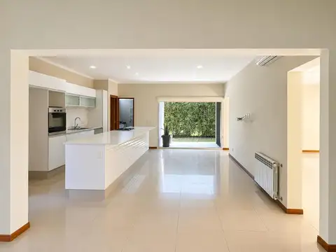 Casa en Alquiler de 3 dormitorios