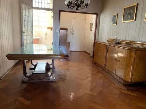 3 Amb. con dependencia contra frente 94 m2 en Exelente edificio Art deco