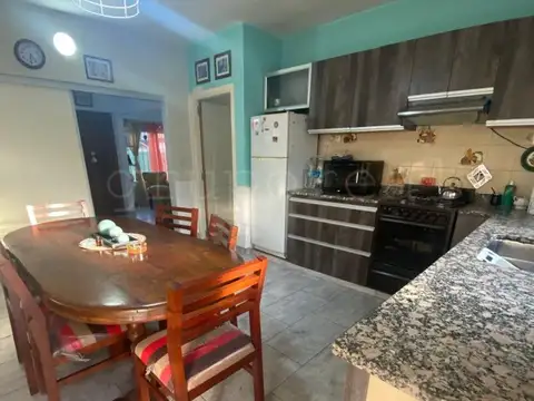 Casa 5 ambientes con 2 baños
